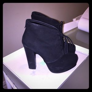 Steve Madden Sashayy Bootie- Black Suede.