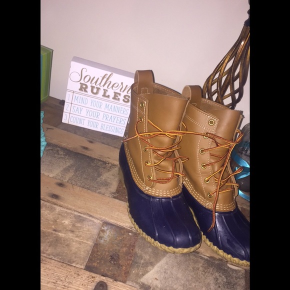Excellent condition bean boots
