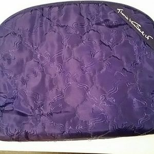 A Vintage Gloria Vanderbilt Cosmetic Bag