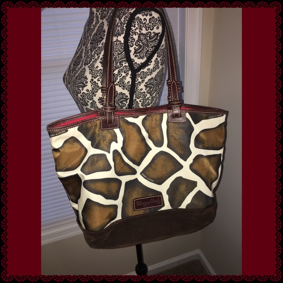 Dooney & Bourke Handbags - Authentic Dooney & Bourke giraffe print purse!