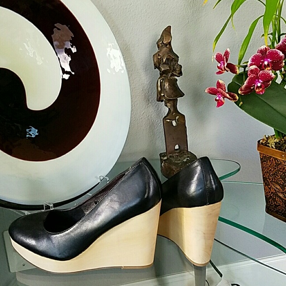 NWT GAP Wood Platform Leather Upper Black shoes - Picture 2 of 4