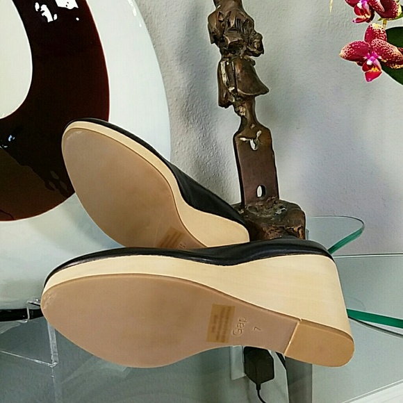 NWT GAP Wood Platform Leather Upper Black shoes - Picture 3 of 4