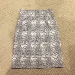 High waisted pencil skirt