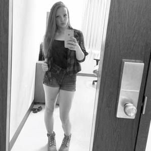 Meet your Posher, Abigail