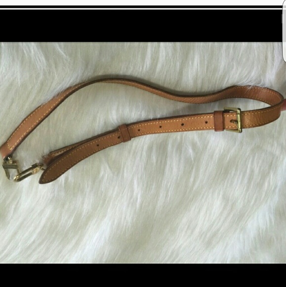 ISO in crossbody strap DO NOT BUY - Picture 1 of 2