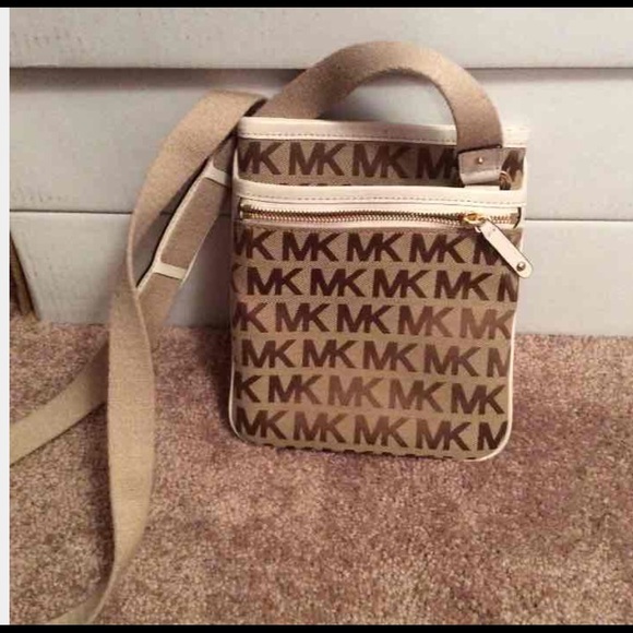 Michael kors cross body