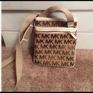 Michael kors cross body