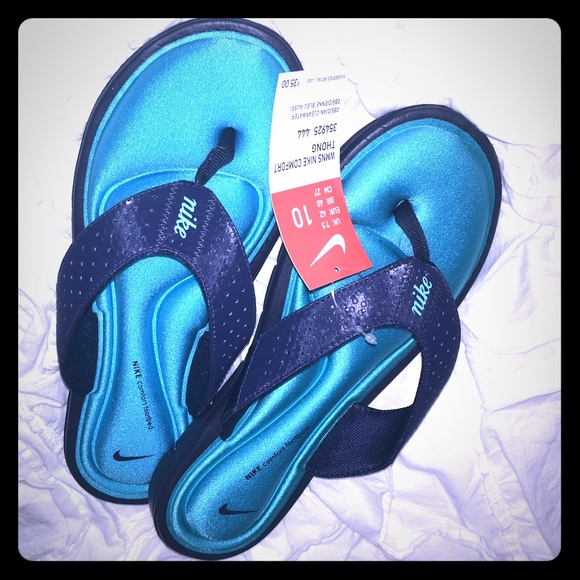 Sandals Nike memory foam sz 10 NWT