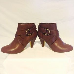 MIX NO. 6 - CONGAC BOOTIES SIZE 8