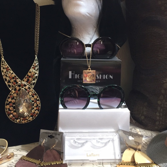 Sunglasses - Picture 3 of 4