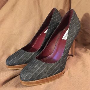 Steve Madden pinstripe pump