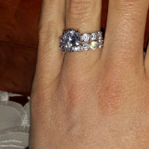 Travel wedding band set