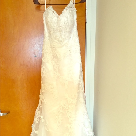Price dropped!Casablanca wedding dress style 1975