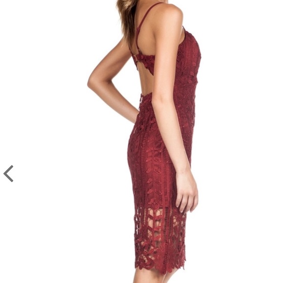 🎉On HOLD🎉NWT Lace Midi Dress with Keyhole Back - Picture 2 of 3