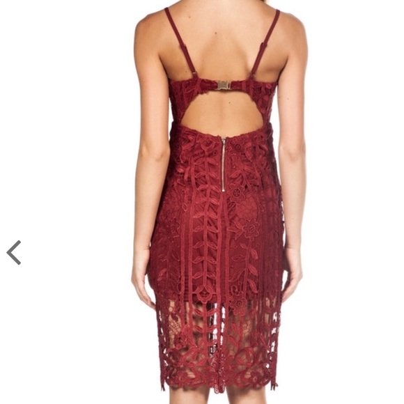 🎉On HOLD🎉NWT Lace Midi Dress with Keyhole Back - Picture 3 of 3