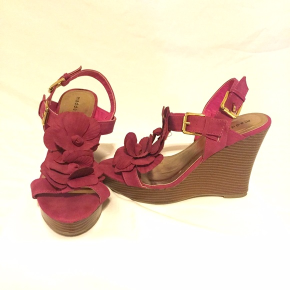 MADDEN GIRL FUCHSIA PINK WEDGES - SIZE 8