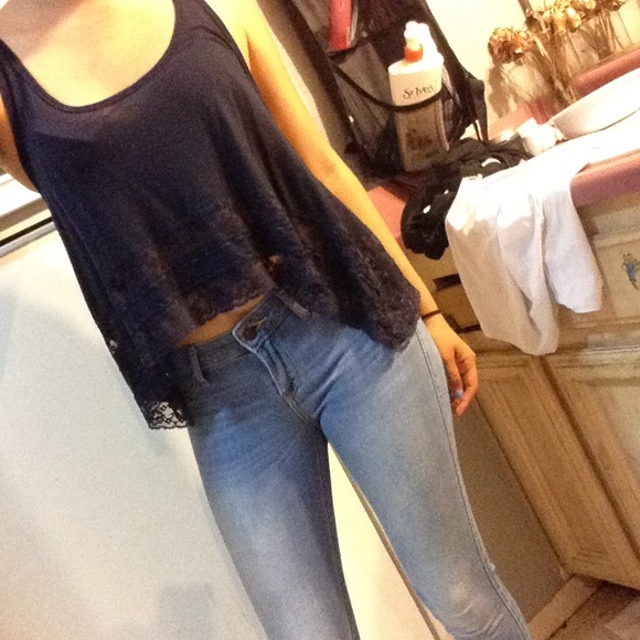 HOLLISTER crop top