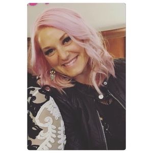 Meet your Posher, Leighanne