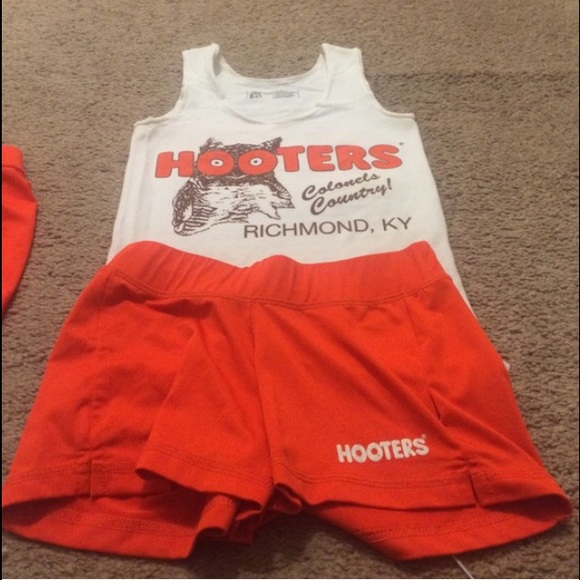 Hooters uniform