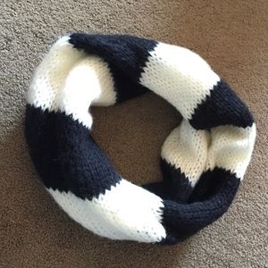Infinity scarf