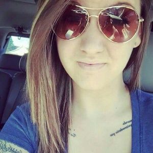 Meet your Posher, Brandy