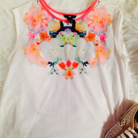 H&M Fun Flower Tee!🌺🌼