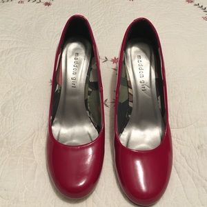 Red heel shoes