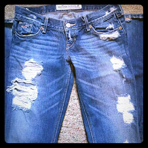 Hollister 25x33 distressed cali flare