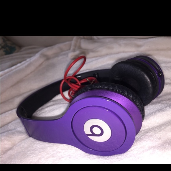 Beats Headphones (Purple)