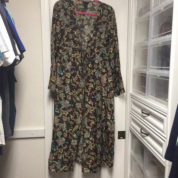 ❌SOLD❌ Cute multi color cover up/ long shirt