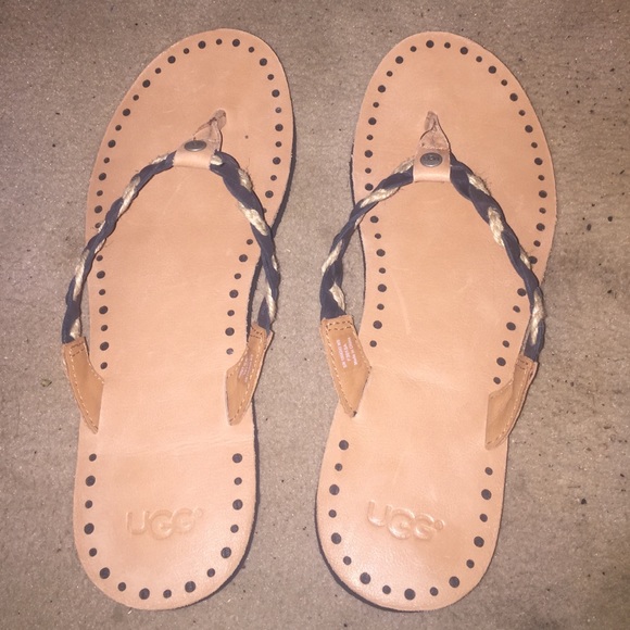 Ugg flip flops