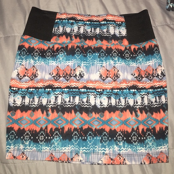 Printed pencil skirt