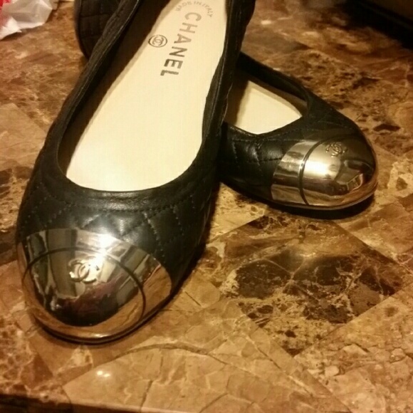 Vintage Chanel gold toe black quilted flats - Picture 1 of 4
