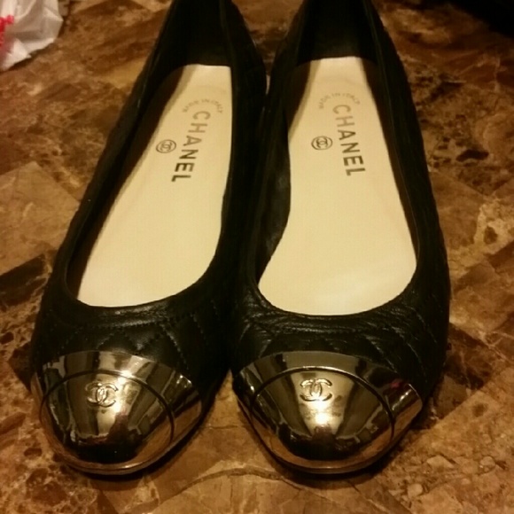 Vintage Chanel gold toe black quilted flats - Picture 2 of 4