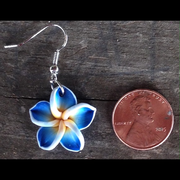 🎉HP 9/28🎉 Blue Hawaiian Flower Earrings - Picture 2 of 4