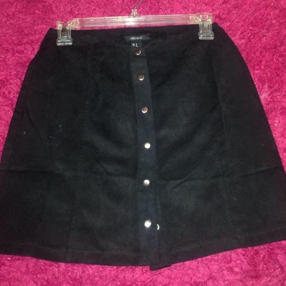 Suede black mini skirt forever21, small never worn