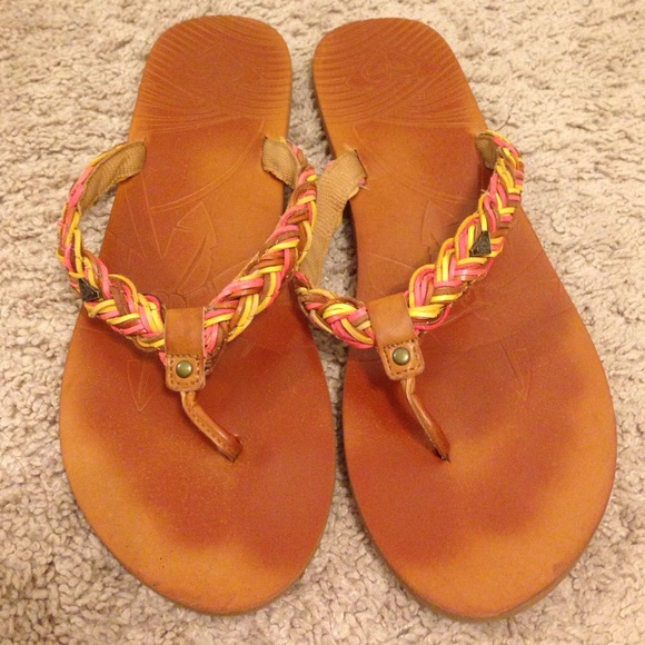 cute thong flip flops // make an offer!