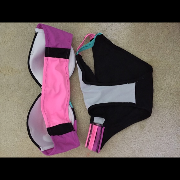 Color Block Bikini - Picture 2 of 2