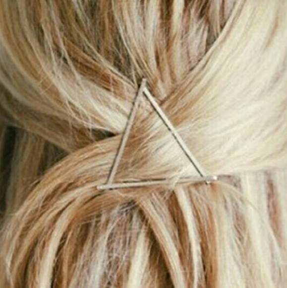 Silver Geometric Triangle Hairpin