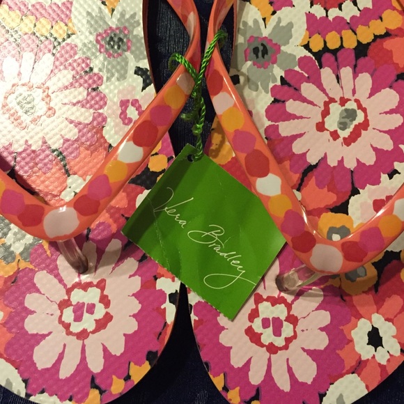 New Vera Bradley flip flops - Picture 2 of 4