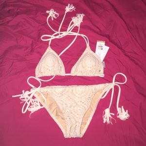 REDUCED! Billabong bikini set NWT