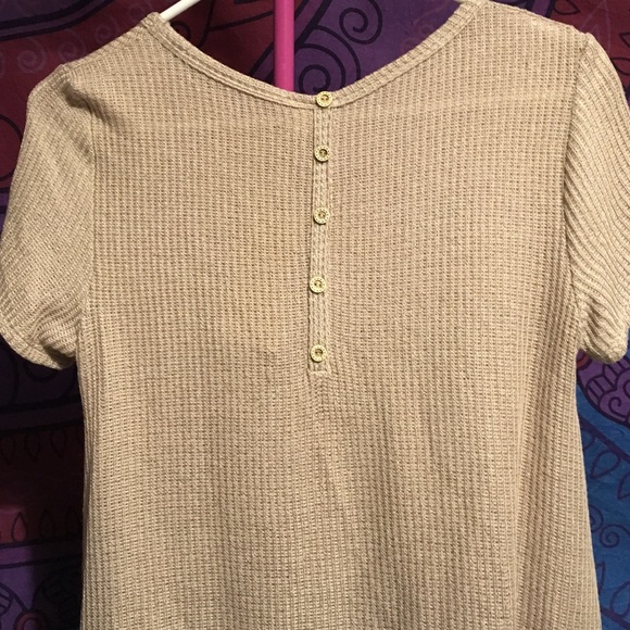 Beautiful Summer top - Picture 2 of 4