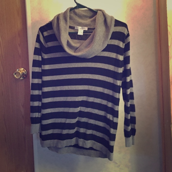 Black and grey striped Top