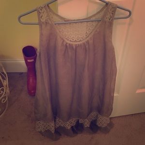 Selling this because it is the wrong size for me.