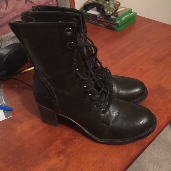 Electric karma boots - Picture 1 of 4