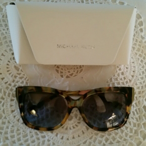 MICHAEL KORS SUN GLASSES