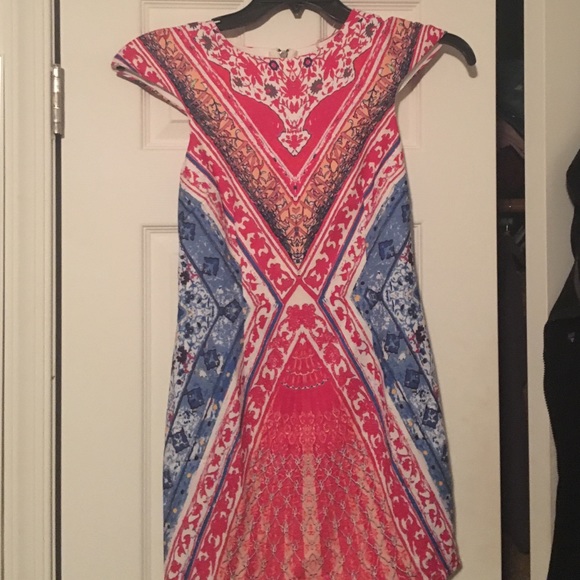 Xenia pink patterned dress aus size 8