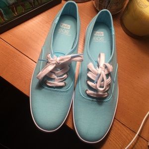 Baby blue keds