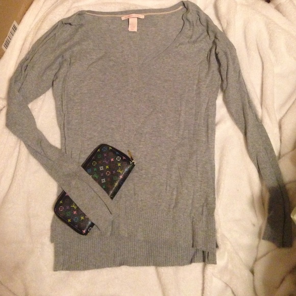 NWOT VS thin sweater. Size medium