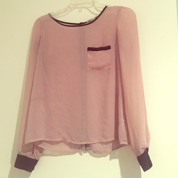 Light pink long sleeve button-down back shirt